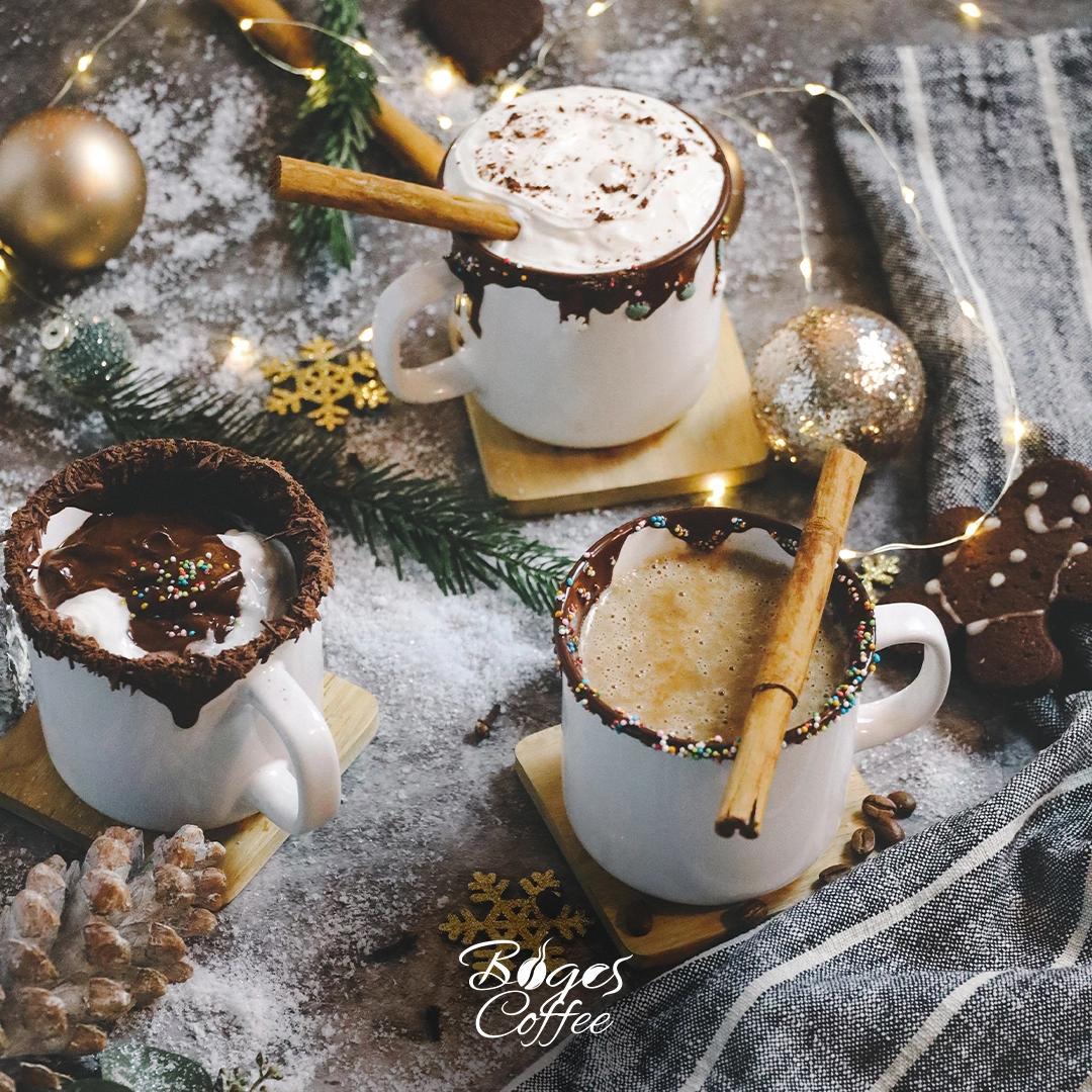 Yılbaşı Temalı Zencefilli Kahve ve Süslü Sunumu